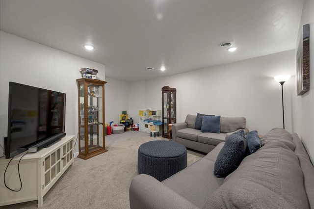 2039 LONE GROVE AVENUE, Green Bay, WI 54303