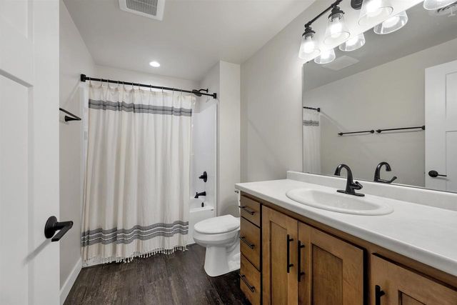 2039 LONE GROVE AVENUE, Green Bay, WI 54303