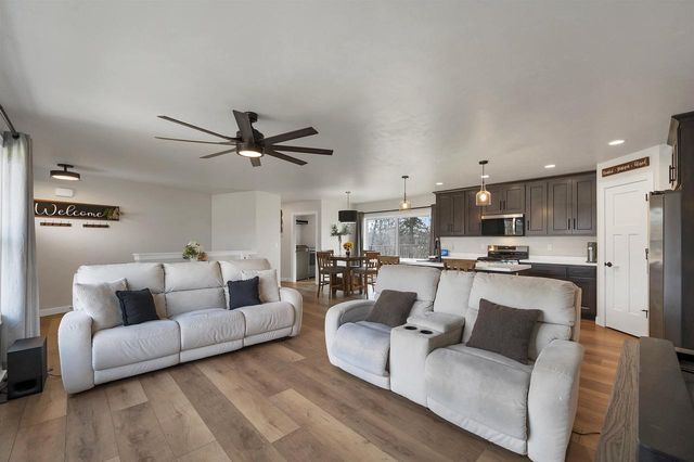 2039 LONE GROVE AVENUE, Green Bay, WI 54303