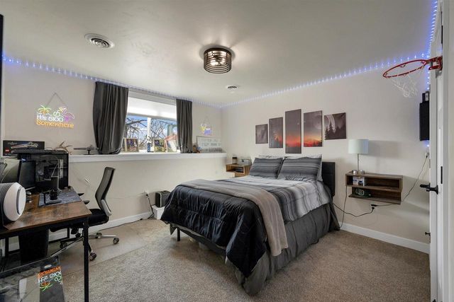 2039 LONE GROVE AVENUE, Green Bay, WI 54303