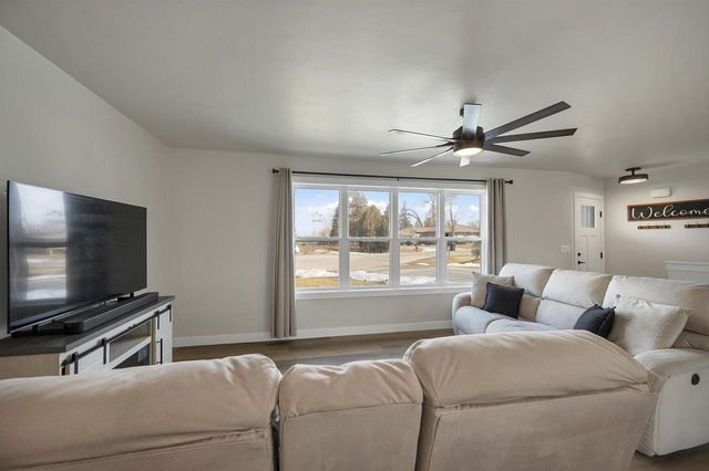 2039 LONE GROVE AVENUE, Green Bay, WI 54303