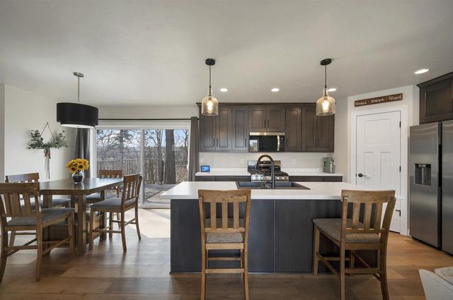 2039 LONE GROVE AVENUE, Green Bay, WI 54303