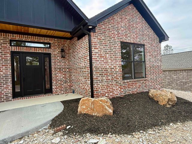 24 Realeza Court, Hot Springs Village, AR 71909