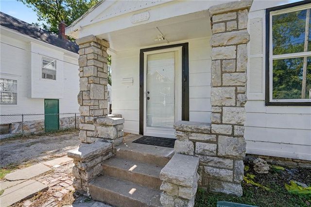 1139 GARFIELD Avenue, Kansas City, KS 66104