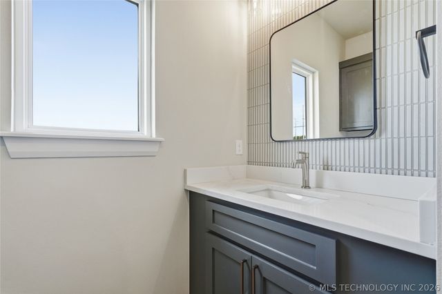 16817 E 41st Place S, Tulsa, OK 74134