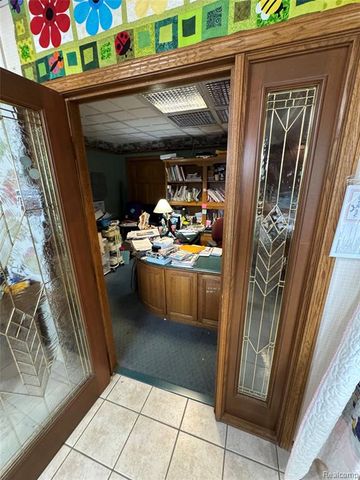 1128 Eureka Road, Wyandotte, MI 48192