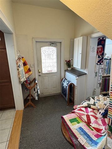 1128 Eureka Road, Wyandotte, MI 48192