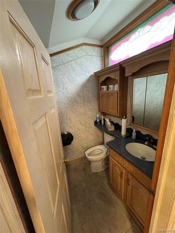 1128 Eureka Road, Wyandotte, MI 48192