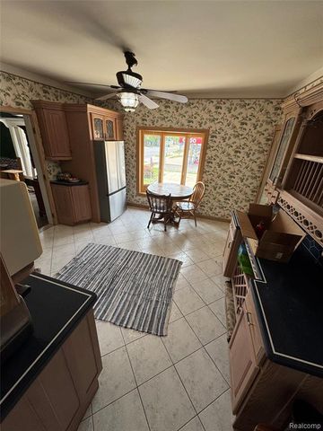 1128 Eureka Road, Wyandotte, MI 48192