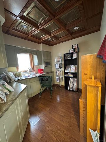 1128 Eureka Road, Wyandotte, MI 48192