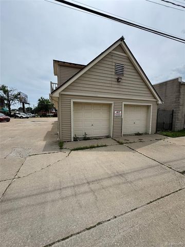 1128 Eureka Road, Wyandotte, MI 48192