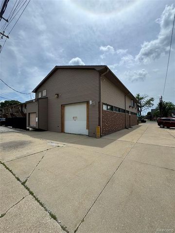 1128 Eureka Road, Wyandotte, MI 48192