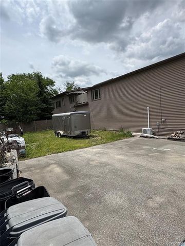 1128 Eureka Road, Wyandotte, MI 48192
