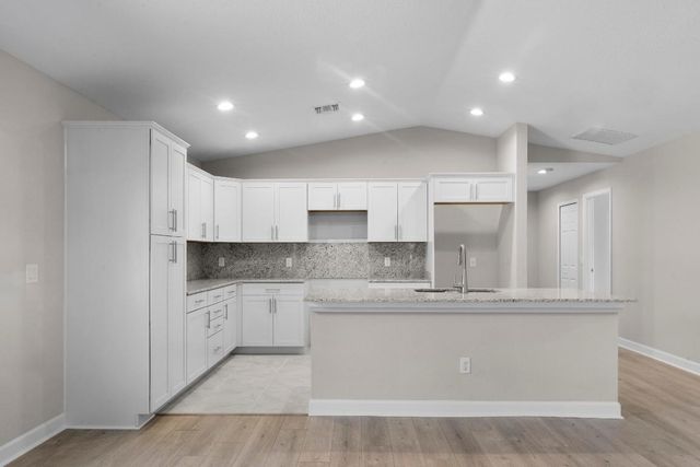 31 Flores Del Norte, Fort Pierce, FL 34951