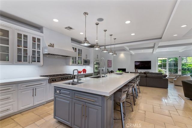 5600 ROUND MEADOW Road, Hidden Hills, CA 91302