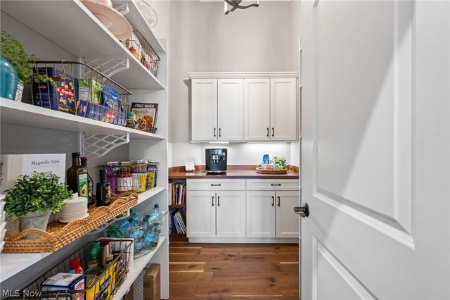 8934 Clubview Street NW, Massillon, OH 44646