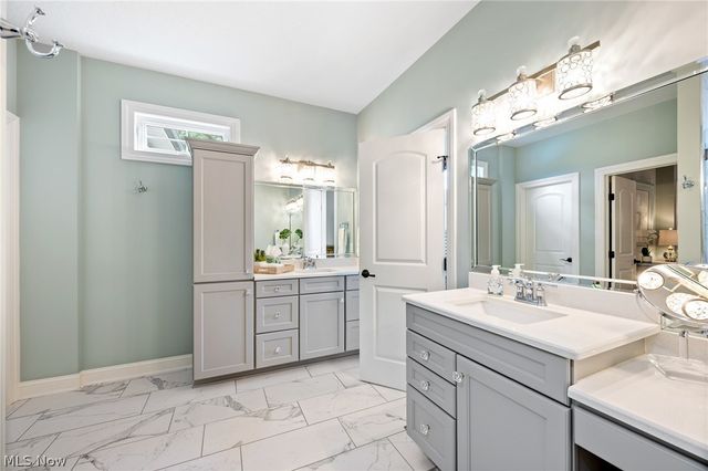 8934 Clubview Street NW, Massillon, OH 44646
