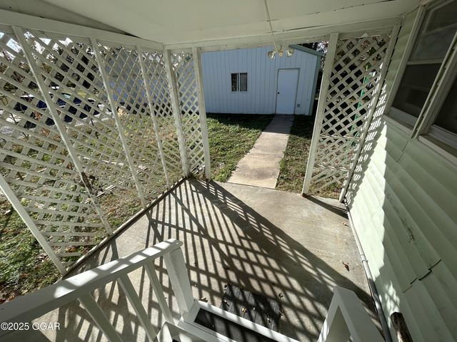 1106 S Monroe Avenue, Joplin, MO 64801