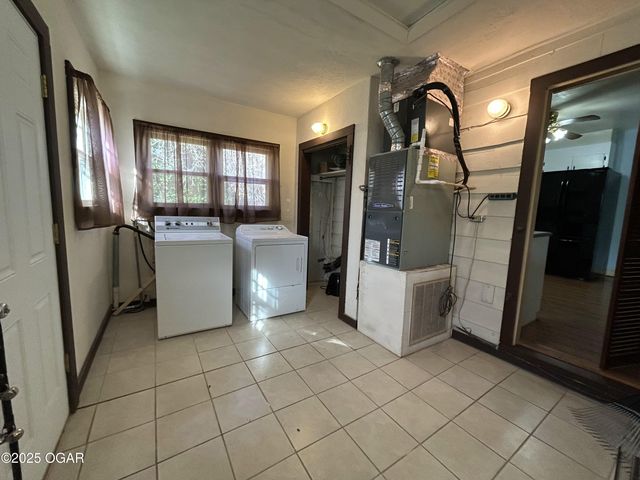 1106 S Monroe Avenue, Joplin, MO 64801