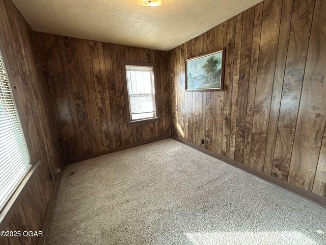 1106 S Monroe Avenue, Joplin, MO 64801
