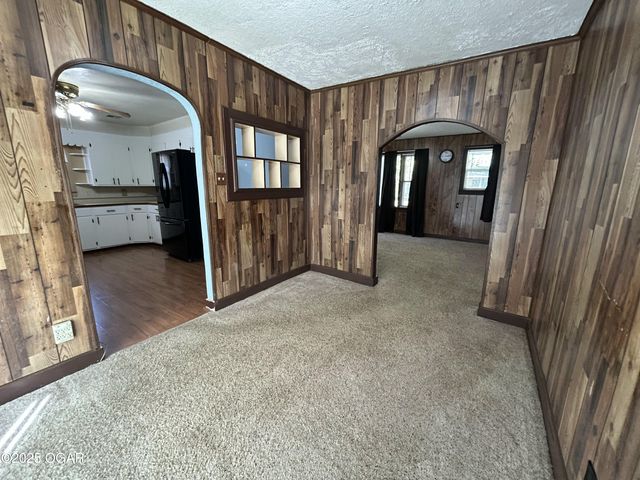 1106 S Monroe Avenue, Joplin, MO 64801