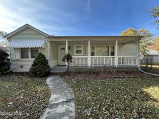 1106 S Monroe Avenue, Joplin, MO 64801