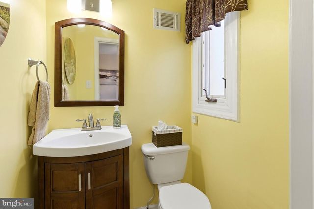 20 BROMLEY DRIVE, Hazlet, NJ 07730