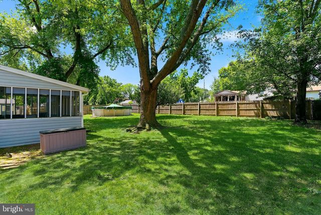 20 BROMLEY DRIVE, Hazlet, NJ 07730