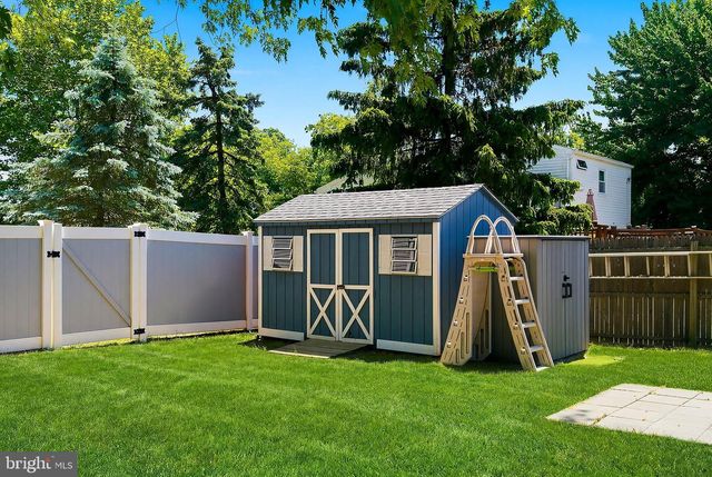 20 BROMLEY DRIVE, Hazlet, NJ 07730