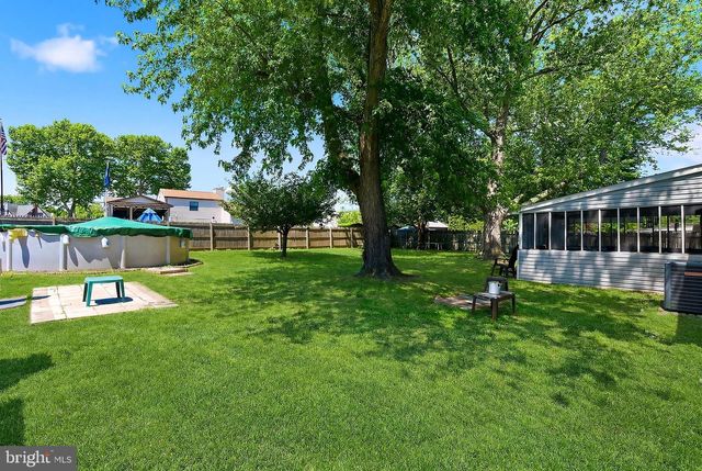 20 BROMLEY DRIVE, Hazlet, NJ 07730