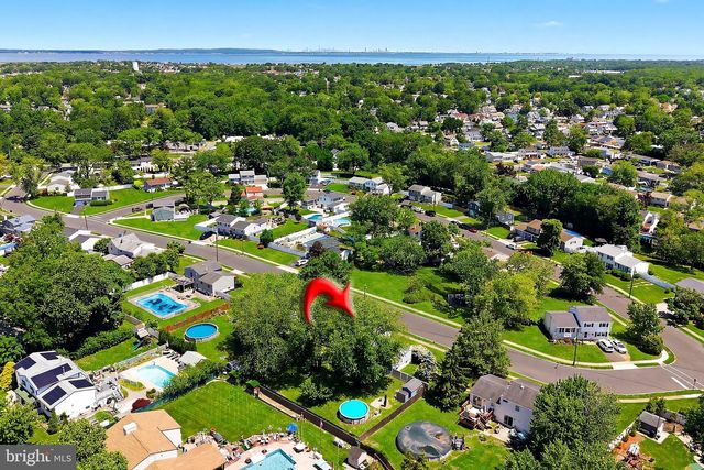 20 BROMLEY DRIVE, Hazlet, NJ 07730