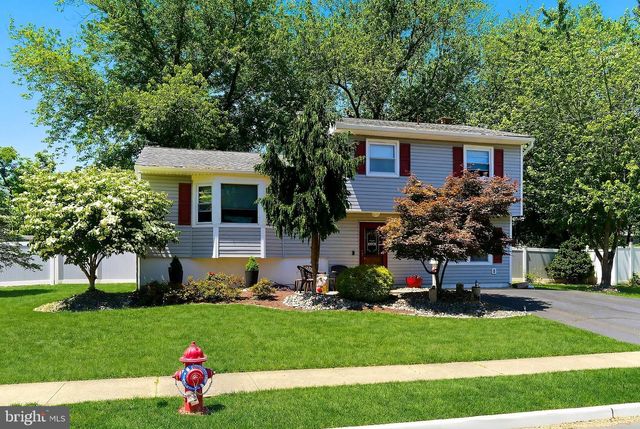 20 BROMLEY DRIVE, Hazlet, NJ 07730