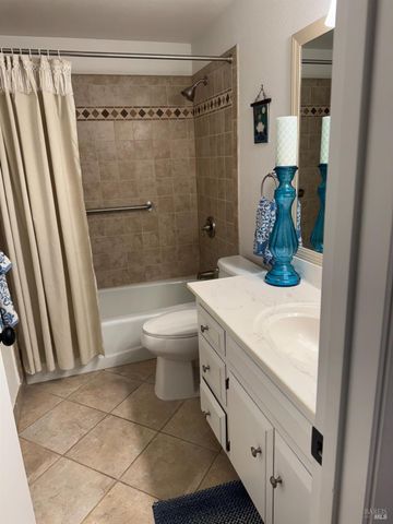 514 Oak Vista Ln, Santa Rosa, CA 95409