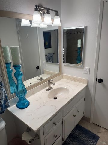 514 Oak Vista Ln, Santa Rosa, CA 95409