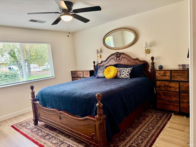 514 Oak Vista Ln, Santa Rosa, CA 95409