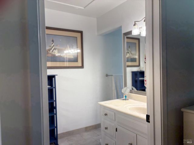 514 Oak Vista Ln, Santa Rosa, CA 95409