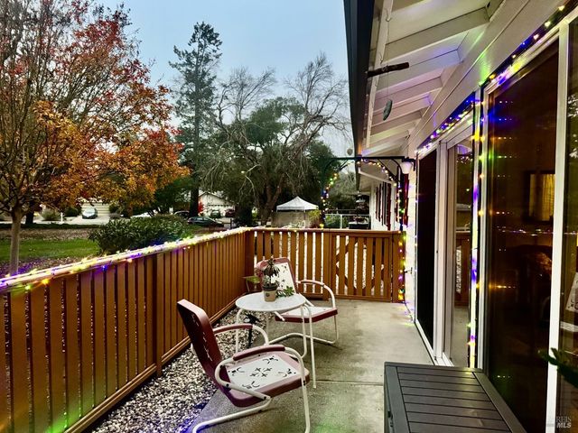 514 Oak Vista Ln, Santa Rosa, CA 95409