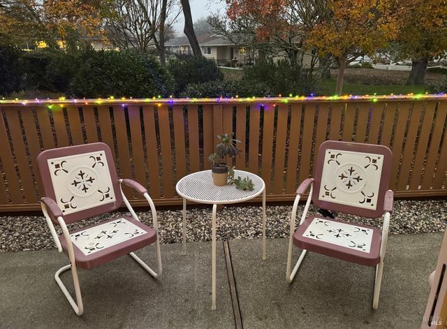 514 Oak Vista Ln, Santa Rosa, CA 95409