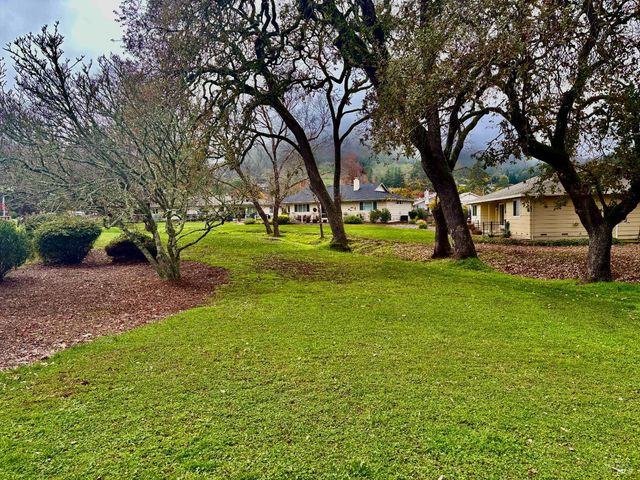 514 Oak Vista Ln, Santa Rosa, CA 95409