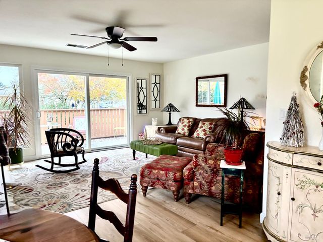 514 Oak Vista Ln, Santa Rosa, CA 95409