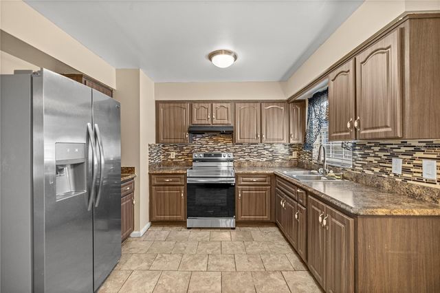 2400 NE 37TH STREET, Ocala, FL 34479