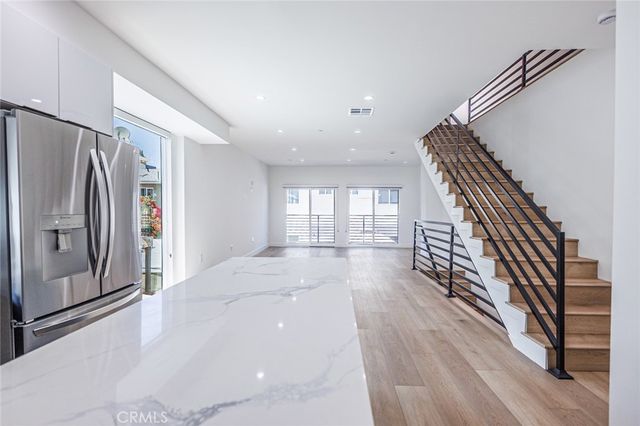 11313 Collins Street 11313-1, North Hollywood, CA 91601