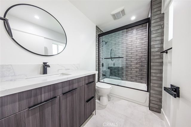 11313 Collins Street 11313-1, North Hollywood, CA 91601