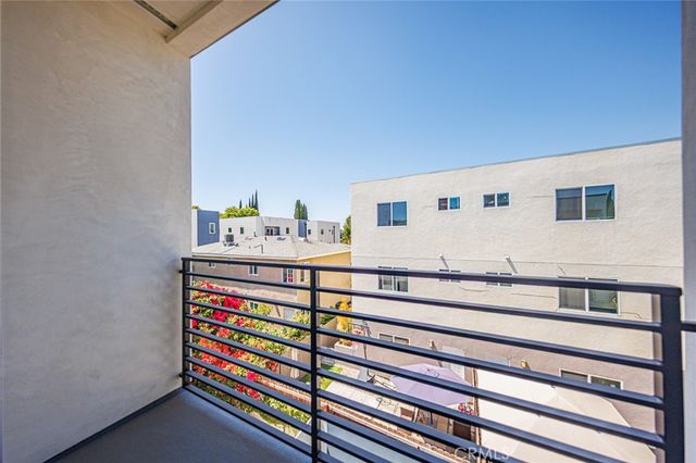 11313 Collins Street 11313-1, North Hollywood, CA 91601