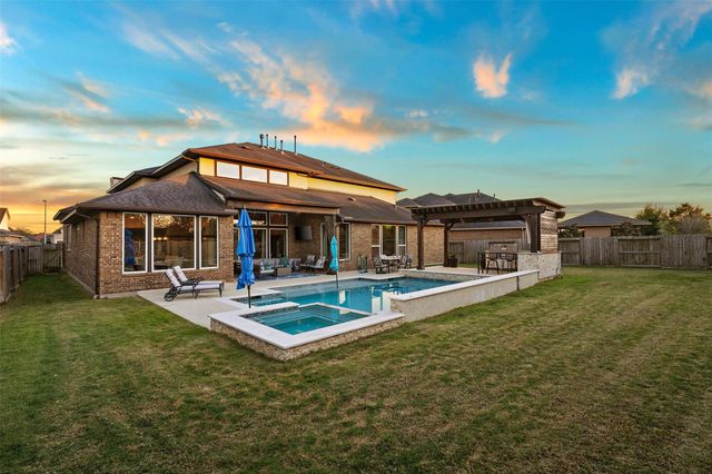 28334 Sparkling Brook Lane, Fulshear, TX 77441