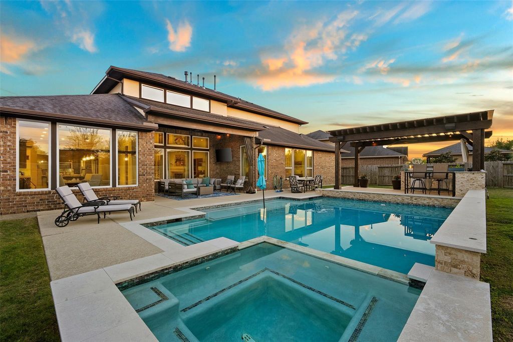 28334 Sparkling Brook Lane, Fulshear, TX 77441