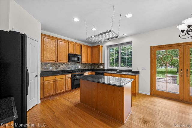 48322 Antique Road, Canton Charter Township, MI 48187