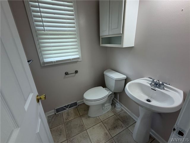 579 Homestead Drive, North Tonawanda, NY 14120