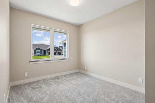 2813 Autumn Woods Drive, Cedar Falls, IA 50613