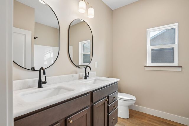 2813 Autumn Woods Drive, Cedar Falls, IA 50613